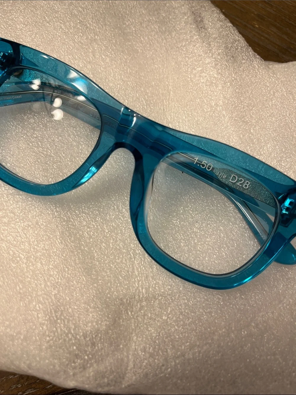 CADDIS D28 1.50 readers Blue Transparent Square Frames Eyewear